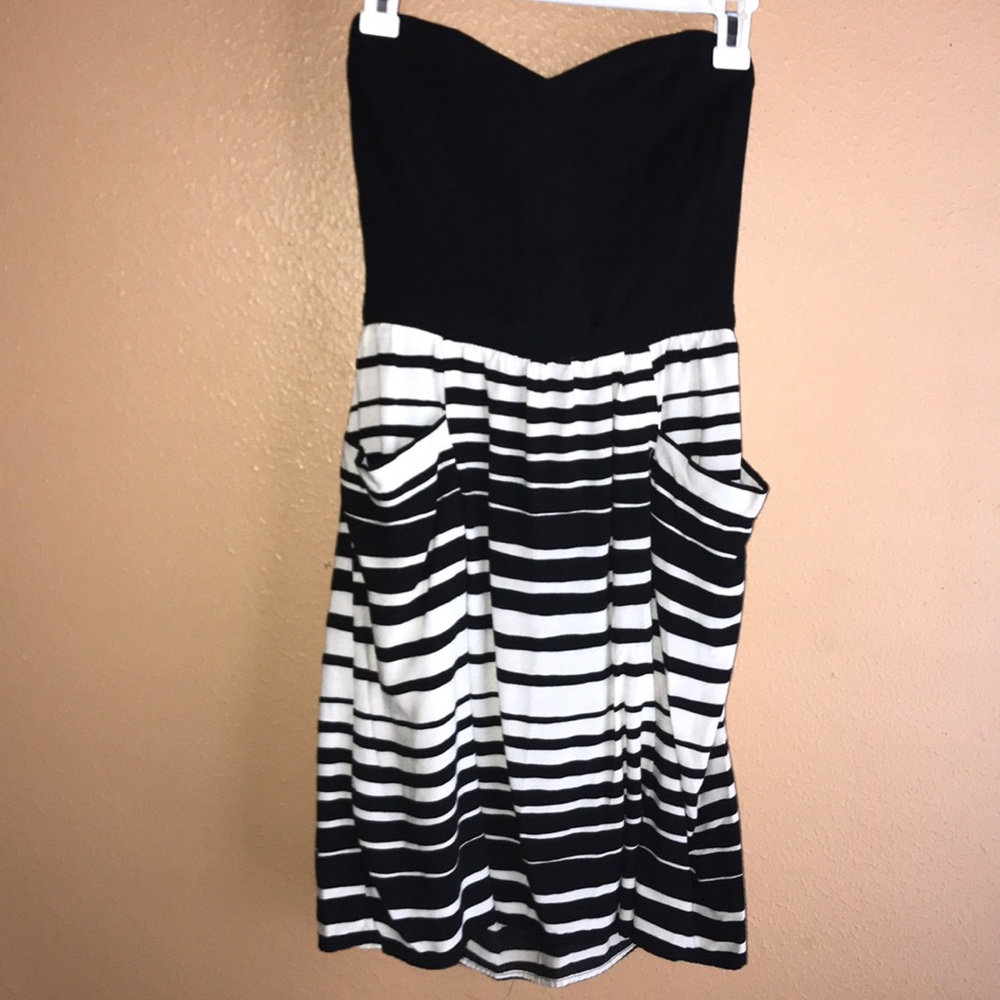 Strapless striped dress